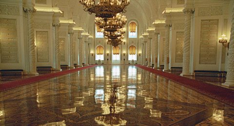 Золотые ковровые дорожки для Кремля