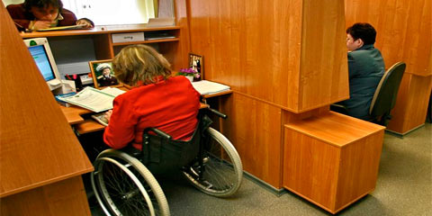 Правительство решило поддержать безработных инвалидов и не только